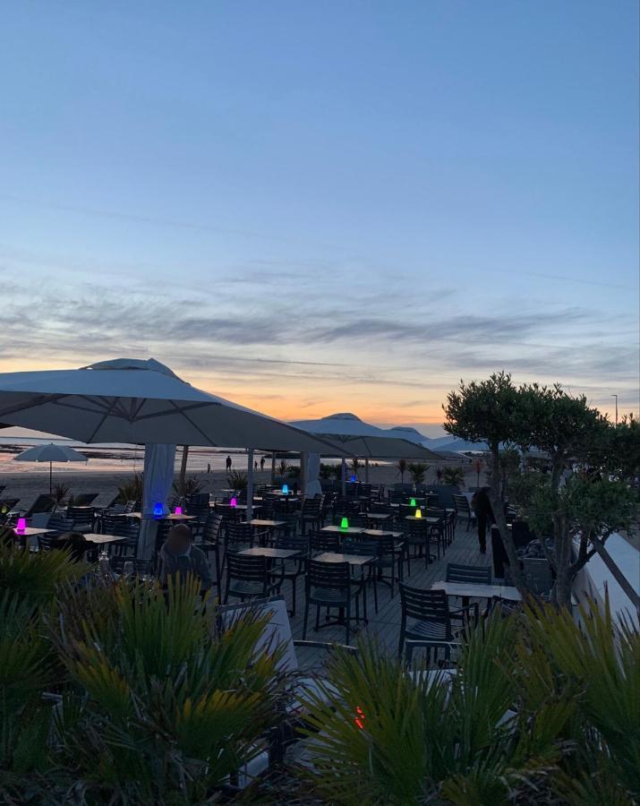 Acadie Saint Victor - Hotel Restaurant - Face Mer - Chatelaillon Plage Εξωτερικό φωτογραφία