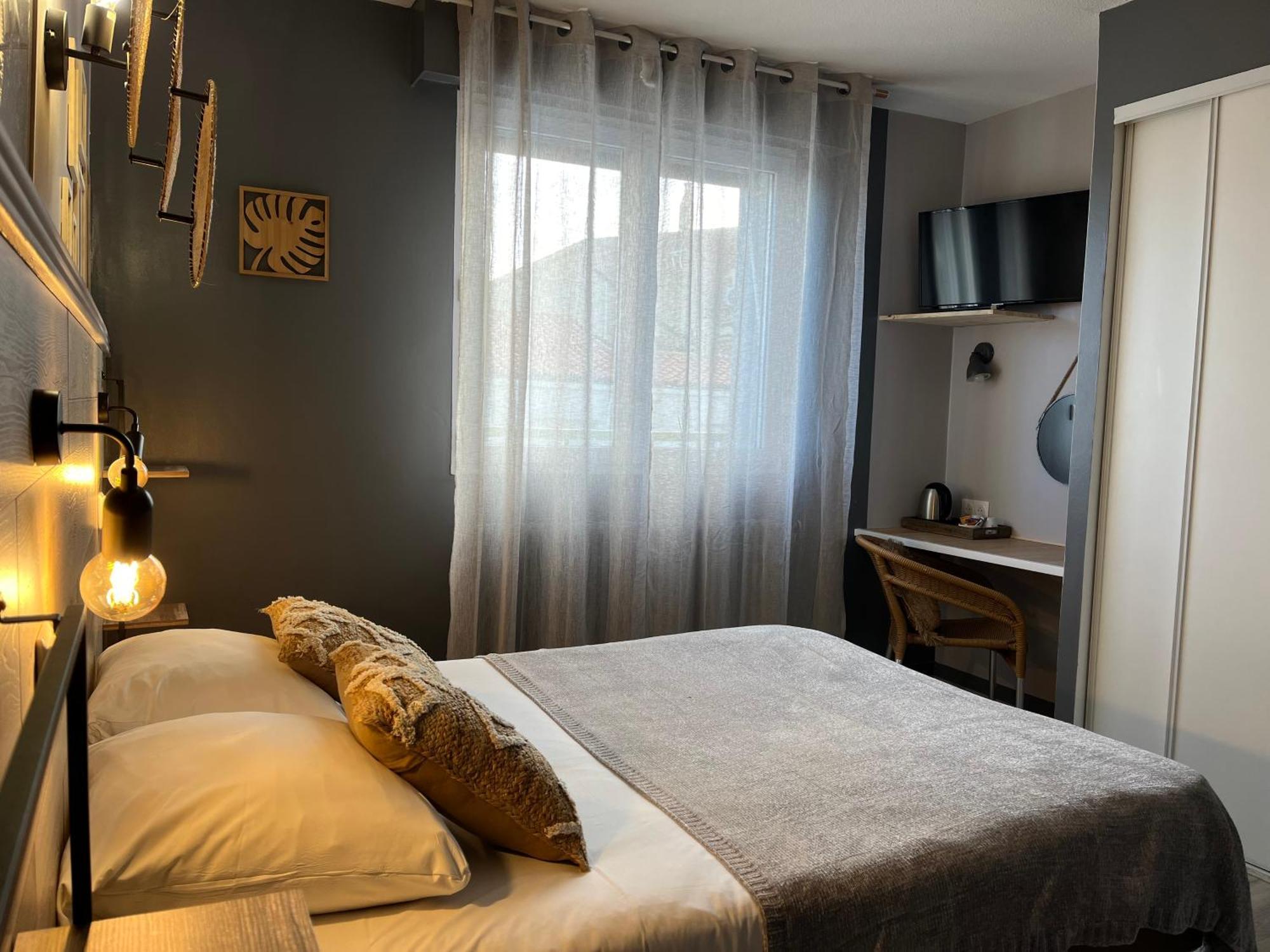 Acadie Saint Victor - Hotel Restaurant - Face Mer - Chatelaillon Plage Εξωτερικό φωτογραφία
