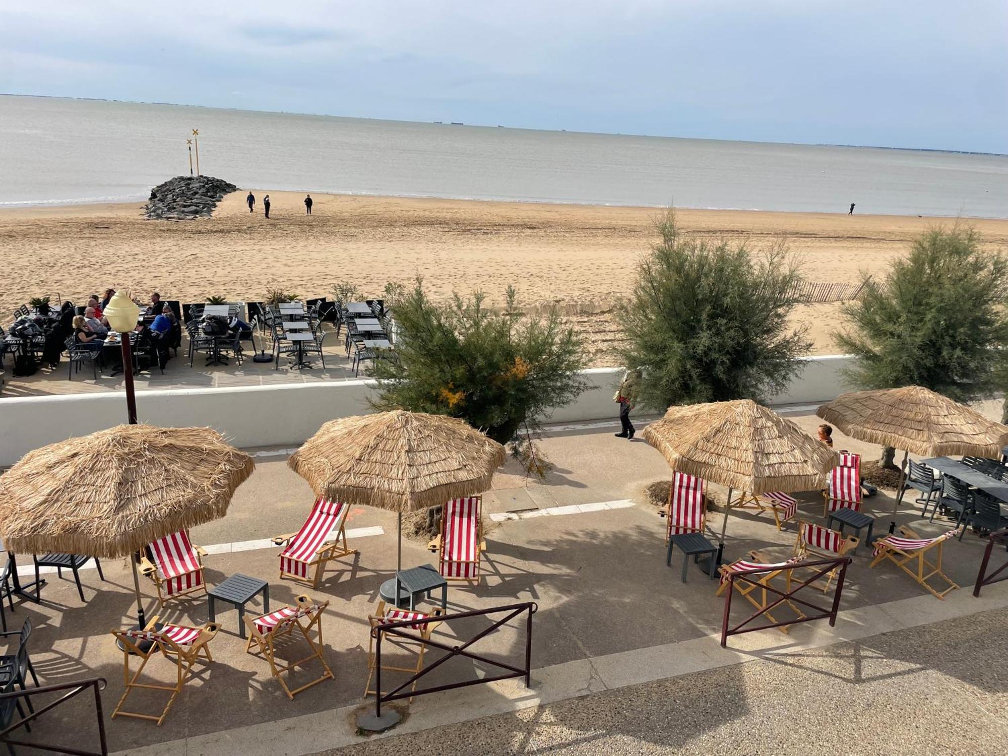 Acadie Saint Victor - Hotel Restaurant - Face Mer - Chatelaillon Plage Εξωτερικό φωτογραφία