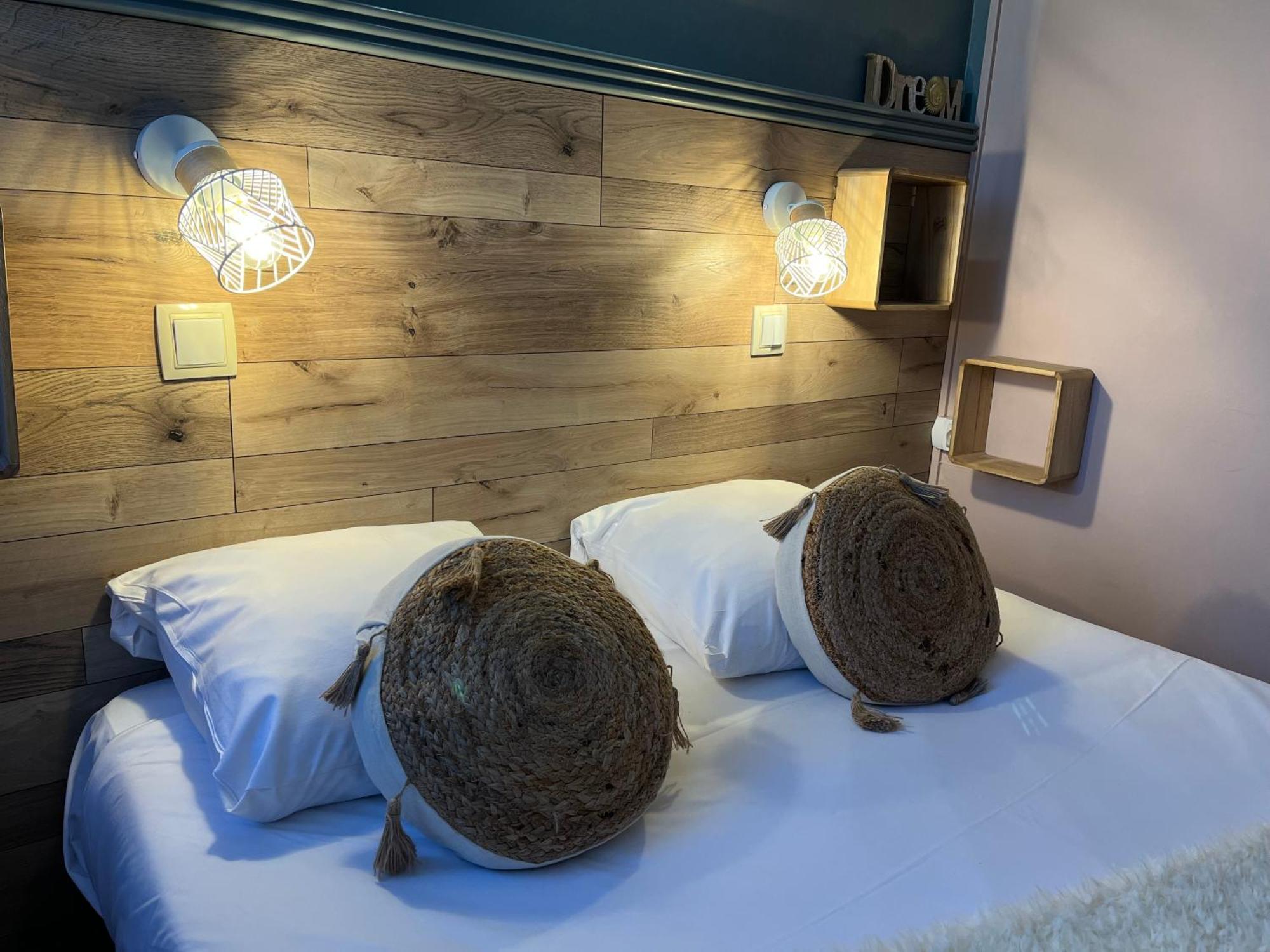 Acadie Saint Victor - Hotel Restaurant - Face Mer - Chatelaillon Plage Εξωτερικό φωτογραφία