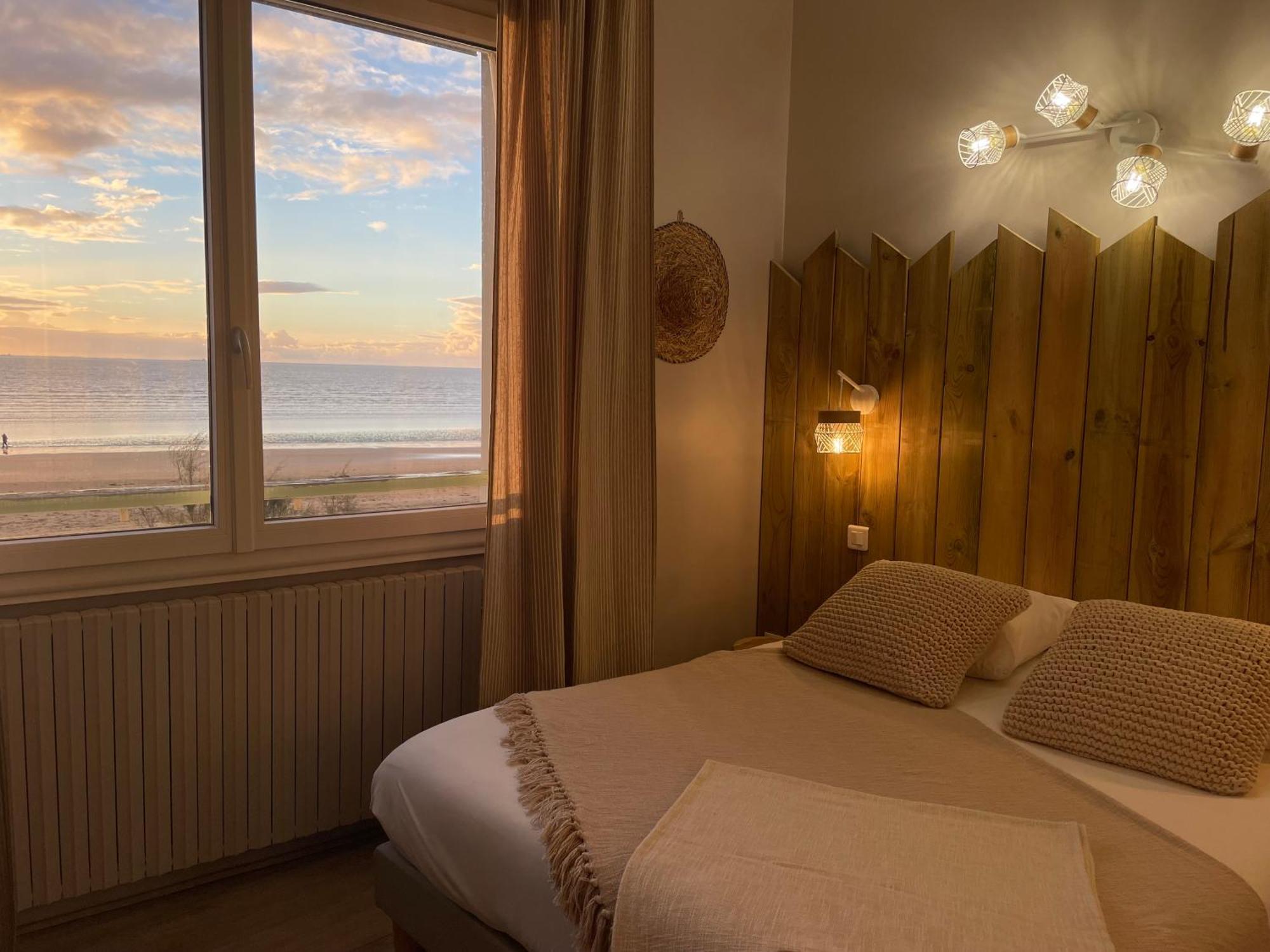 Acadie Saint Victor - Hotel Restaurant - Face Mer - Chatelaillon Plage Εξωτερικό φωτογραφία