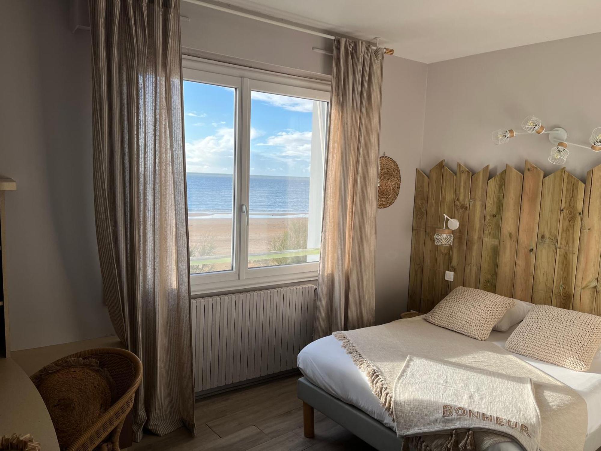 Acadie Saint Victor - Hotel Restaurant - Face Mer - Chatelaillon Plage Εξωτερικό φωτογραφία