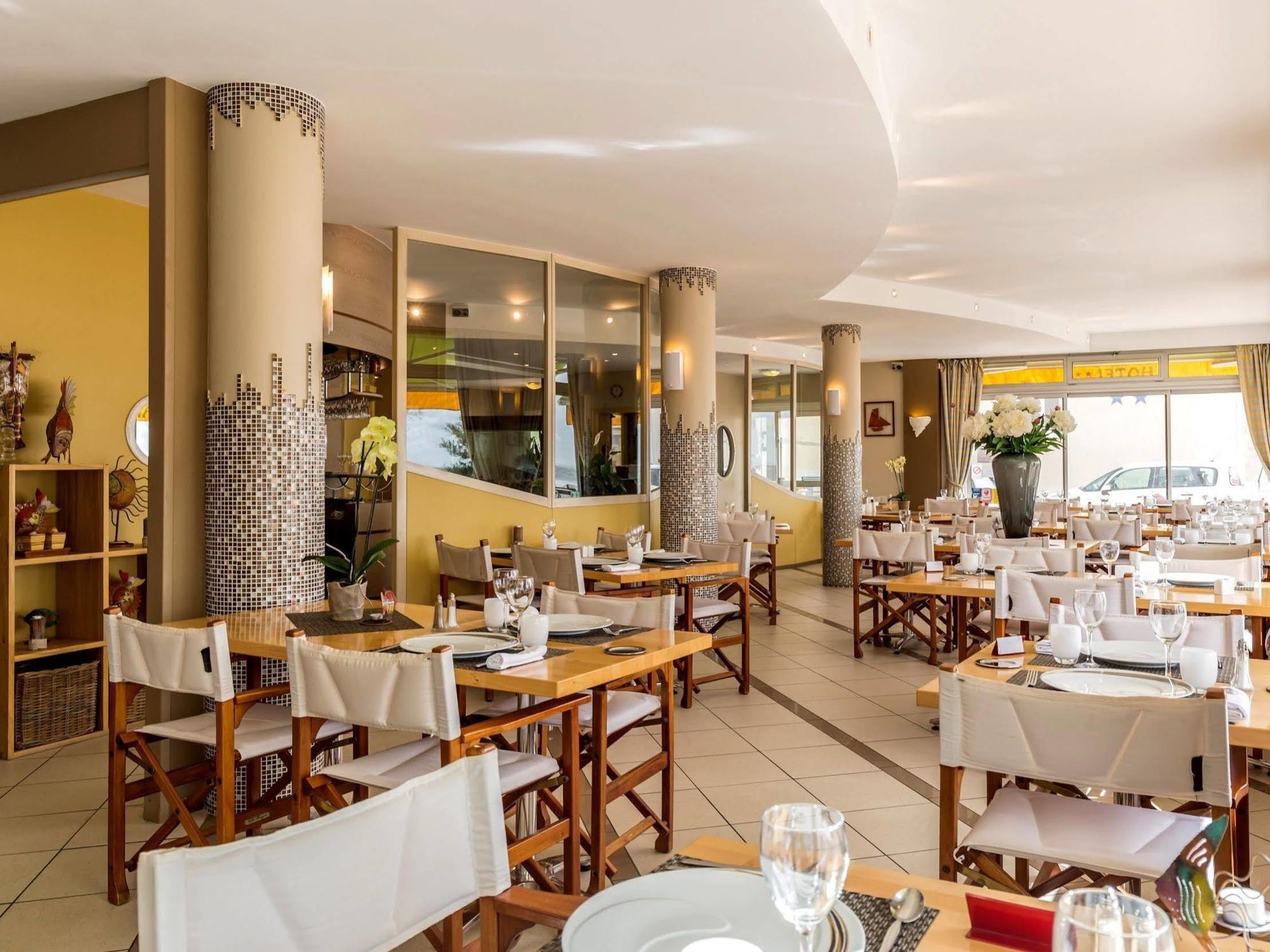 Acadie Saint Victor - Hotel Restaurant - Face Mer - Chatelaillon Plage Εξωτερικό φωτογραφία