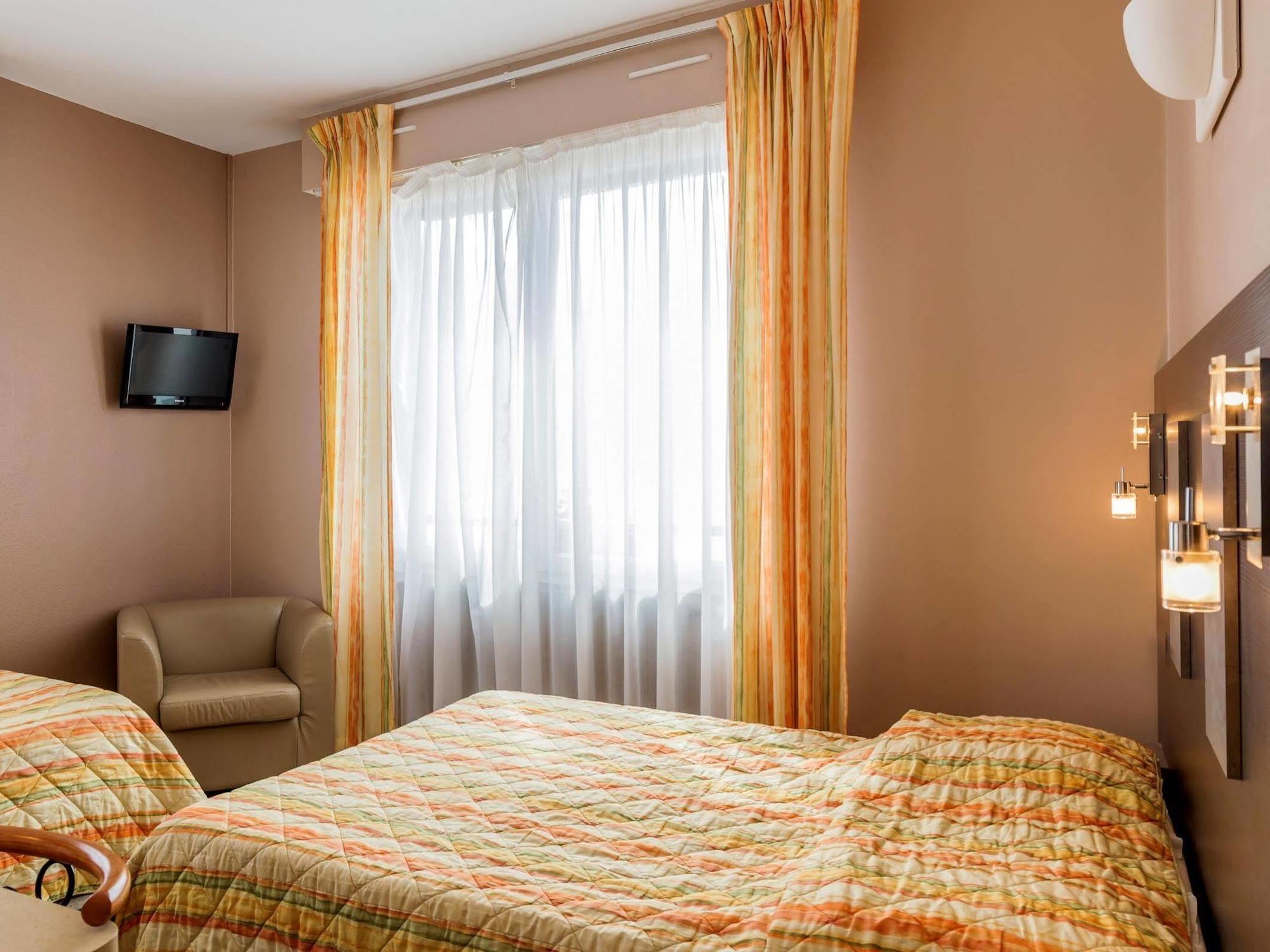 Acadie Saint Victor - Hotel Restaurant - Face Mer - Chatelaillon Plage Εξωτερικό φωτογραφία