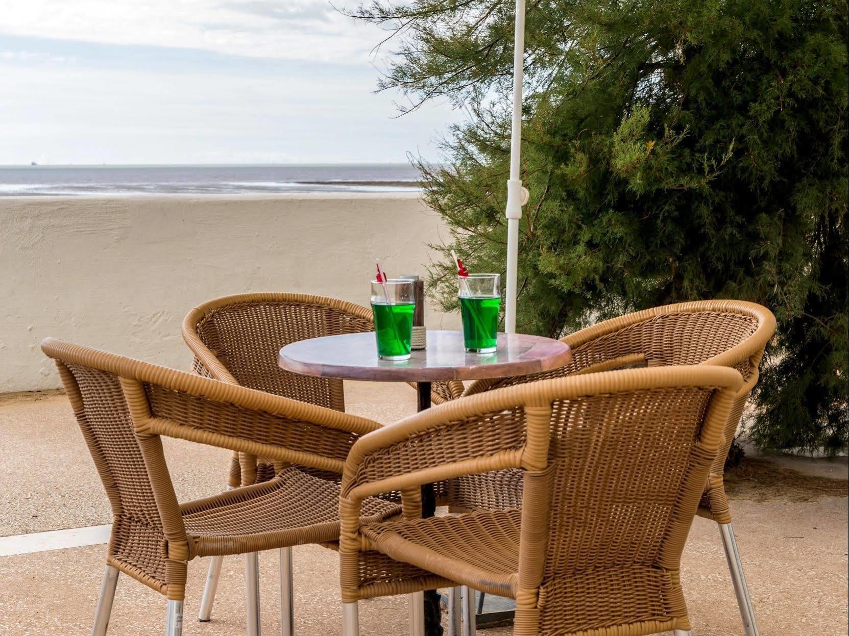 Acadie Saint Victor - Hotel Restaurant - Face Mer - Chatelaillon Plage Εξωτερικό φωτογραφία